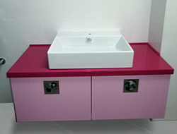 мебель для ванной комнаты розовая