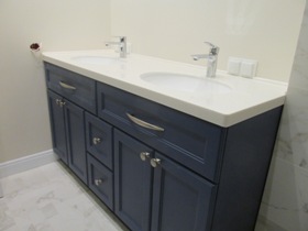 мебель для ванной комнаты синяя эмаль по проекту